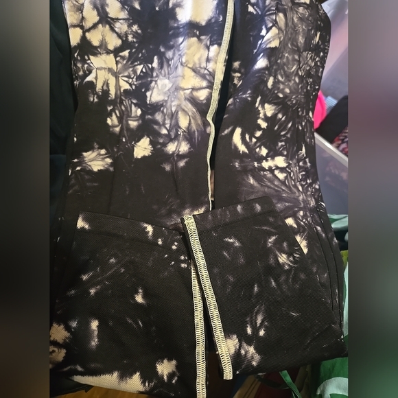 Good American Essentials Tie Dye Seamless Leggings Size 3/4 - Picture 8 of 8